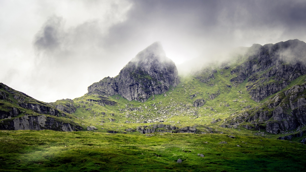 苏格兰南部高地的山4k风景壁纸