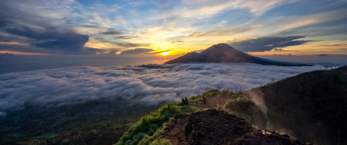 印度尼西亚巴吞尔火山3440x1440风景壁纸