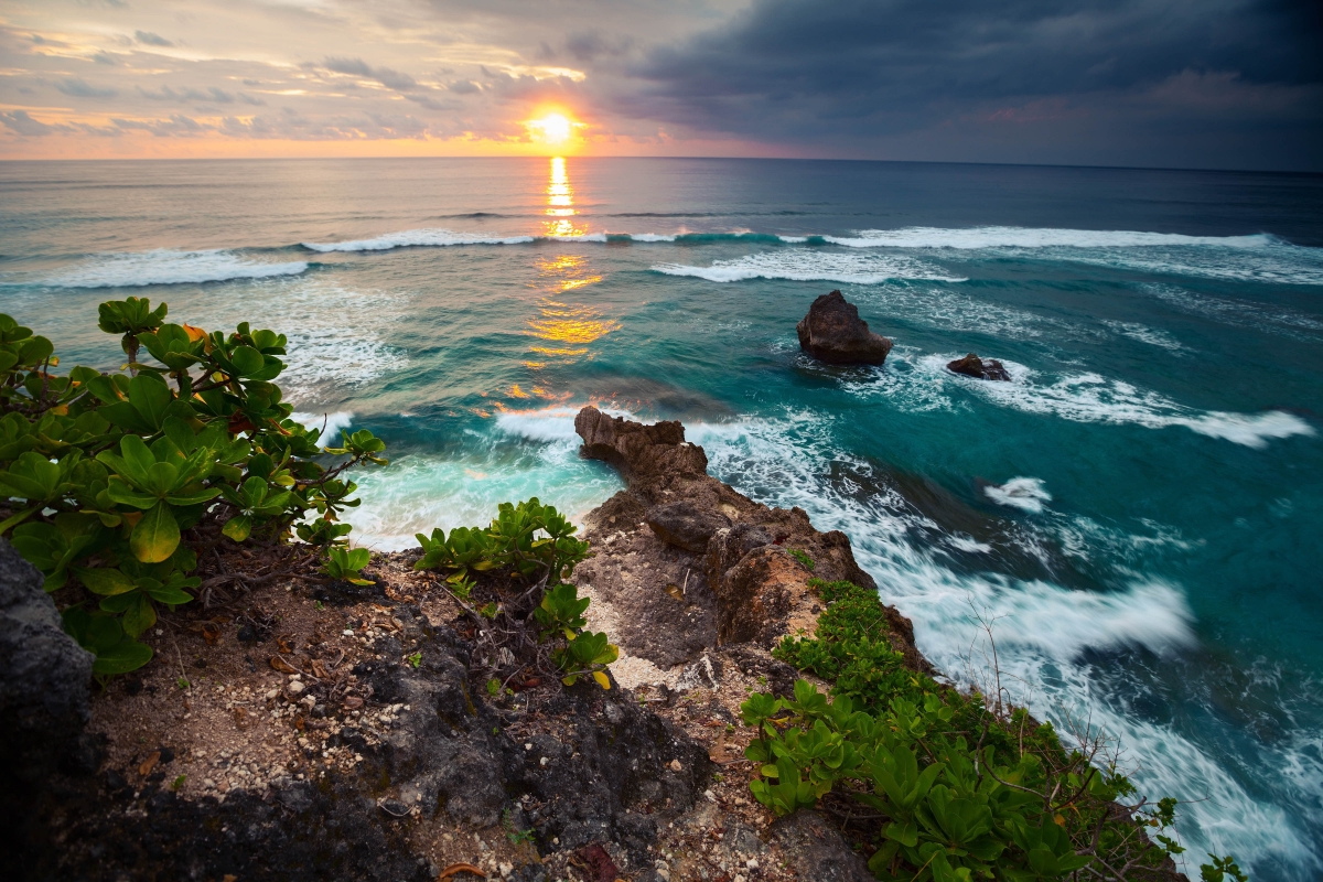 天空 日落 海洋 岩石 印尼巴厘岛4k风景图片壁纸