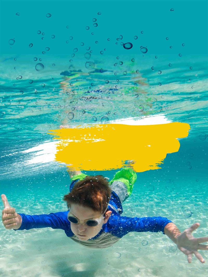 儿童游泳培训宣传海报背景模板