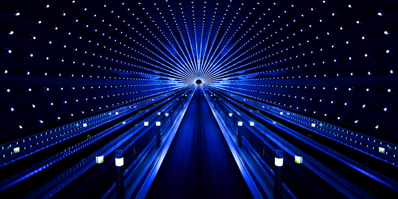 蓝色科技时空隧道背景图