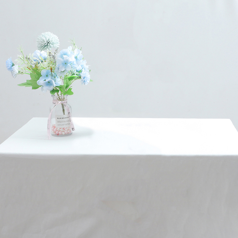 文艺清新花瓶插画白色桌布桌子