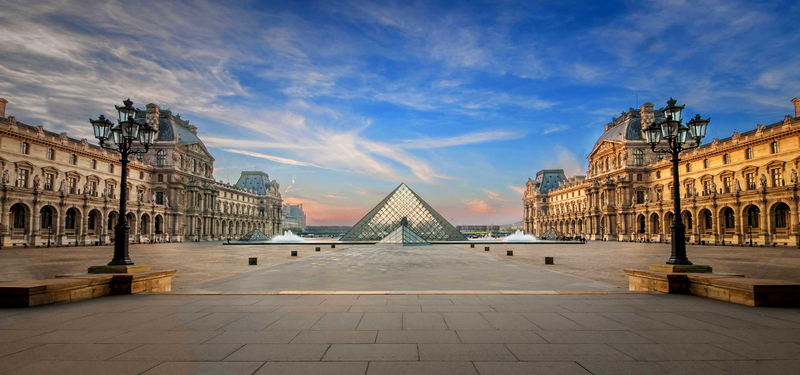 法国卢浮宫广场背景