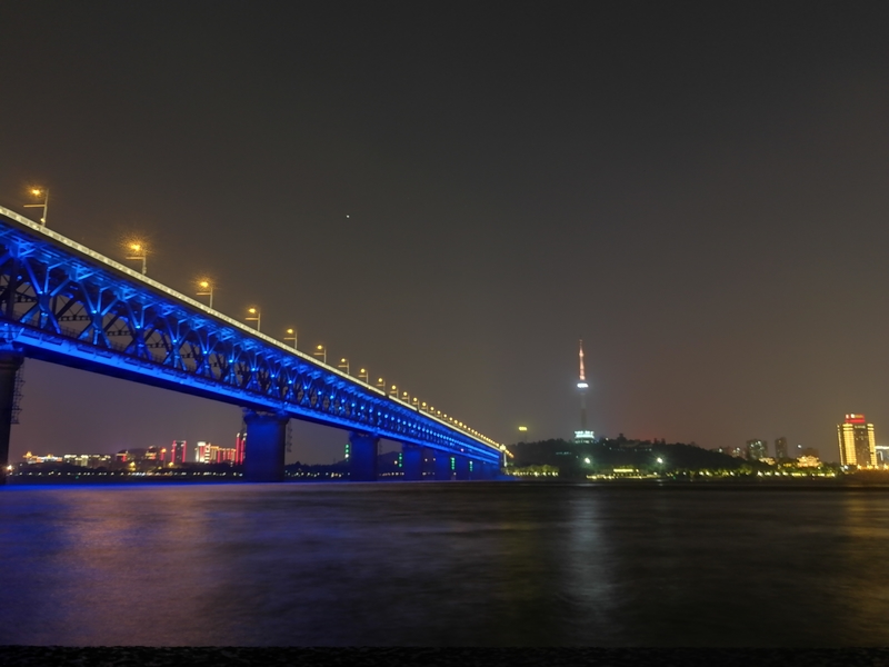 武汉长江大桥。