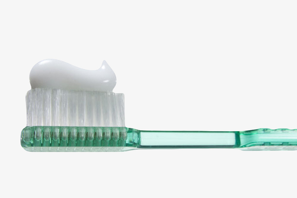 绿色透明塑料牙刷实物