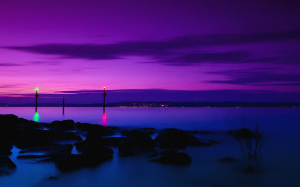 紫色天空海边夜景