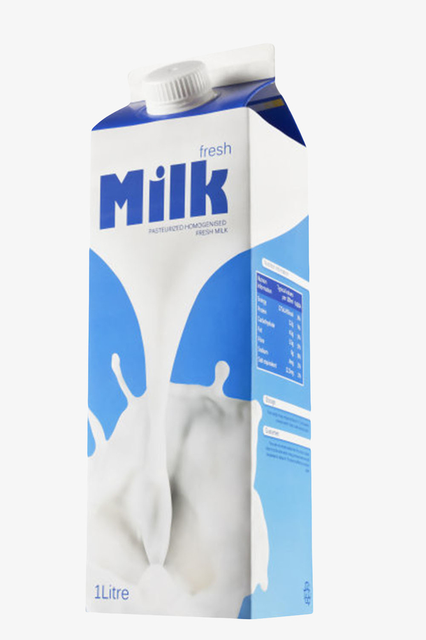 蓝白色带英文字母包装的牛奶实物