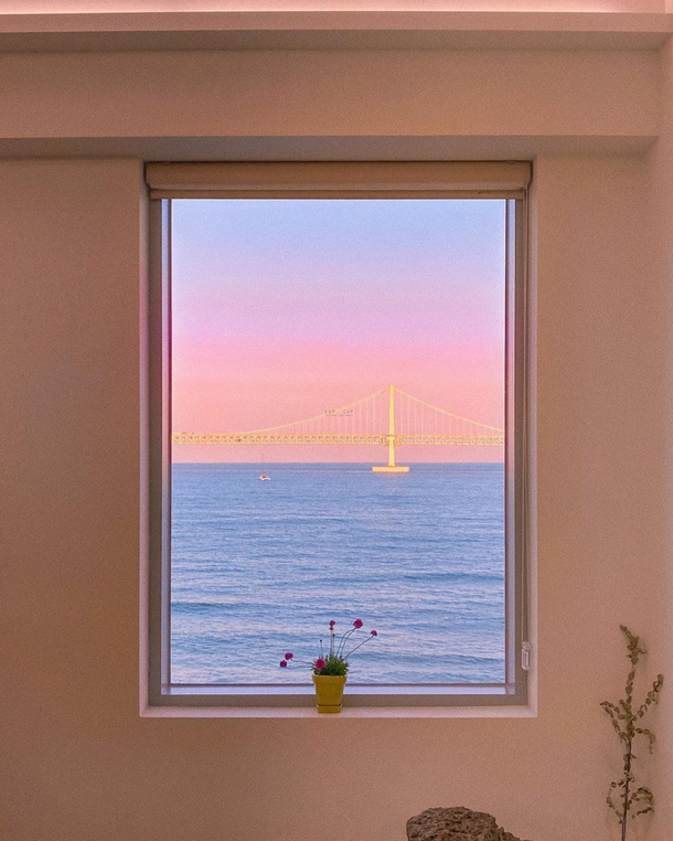 海边的窗户景色