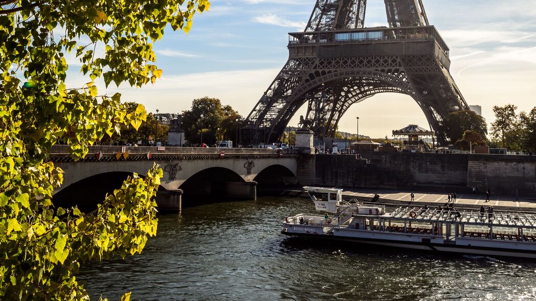 3840x2160 埃菲尔铁塔 桥 河 船 巴黎 法国壁纸 背景4k uhd 16:9