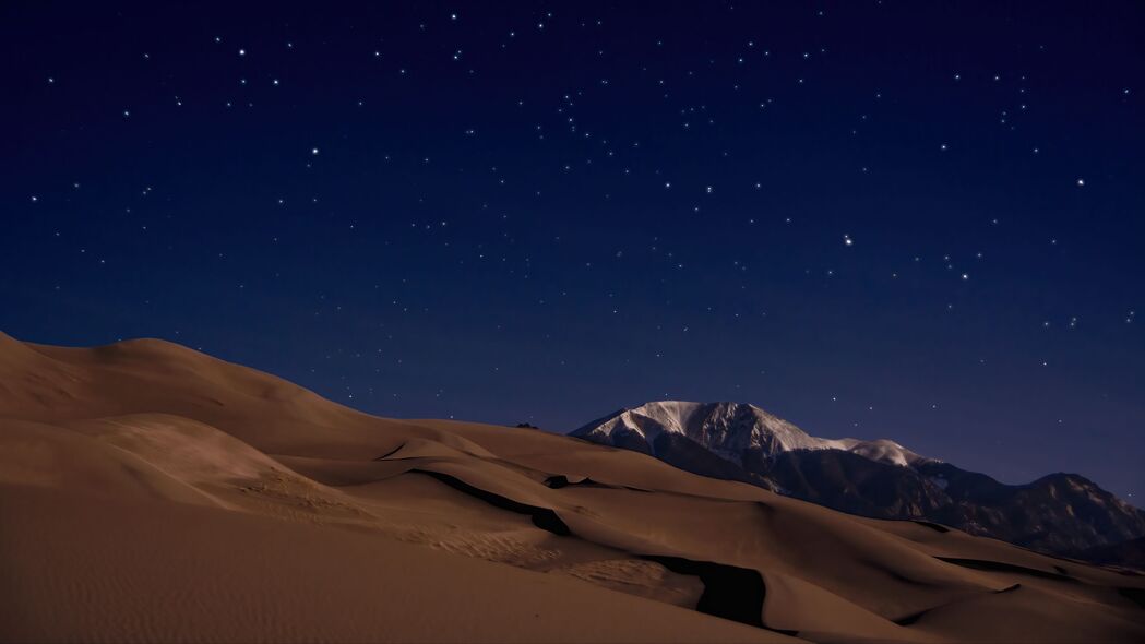 3840x2160 沙丘 沙子 沙漠 山脉 夜晚 星空壁纸 背景4k uhd 16:9