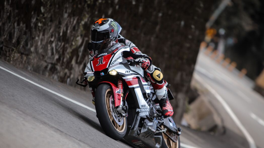 3840x2160 摩托车手 摩托车 摩托车比赛 速度 倾斜壁纸 背景4k uhd 16:9