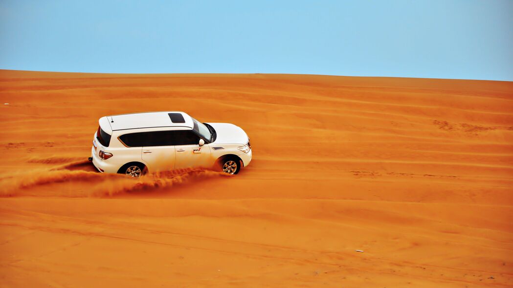3840x2160 汽车 白色 沙漠 沙子 4k壁纸 uhd 16:9