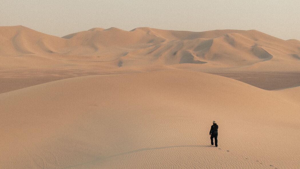 3840x2160 男人 孤独 孤独 沙漠 沙丘 4k壁纸 uhd 16:9