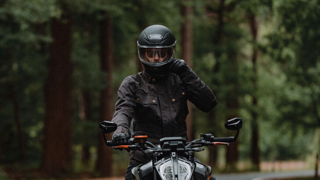 3840x2160 摩托车 摩托车手 设备 头盔 道路 4k壁纸 uhd 16:9