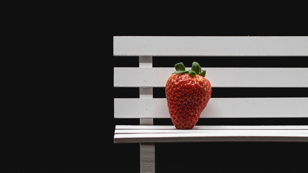 3840x2160 草莓 浆果 长椅 黑色 4k壁纸 uhd 16:9