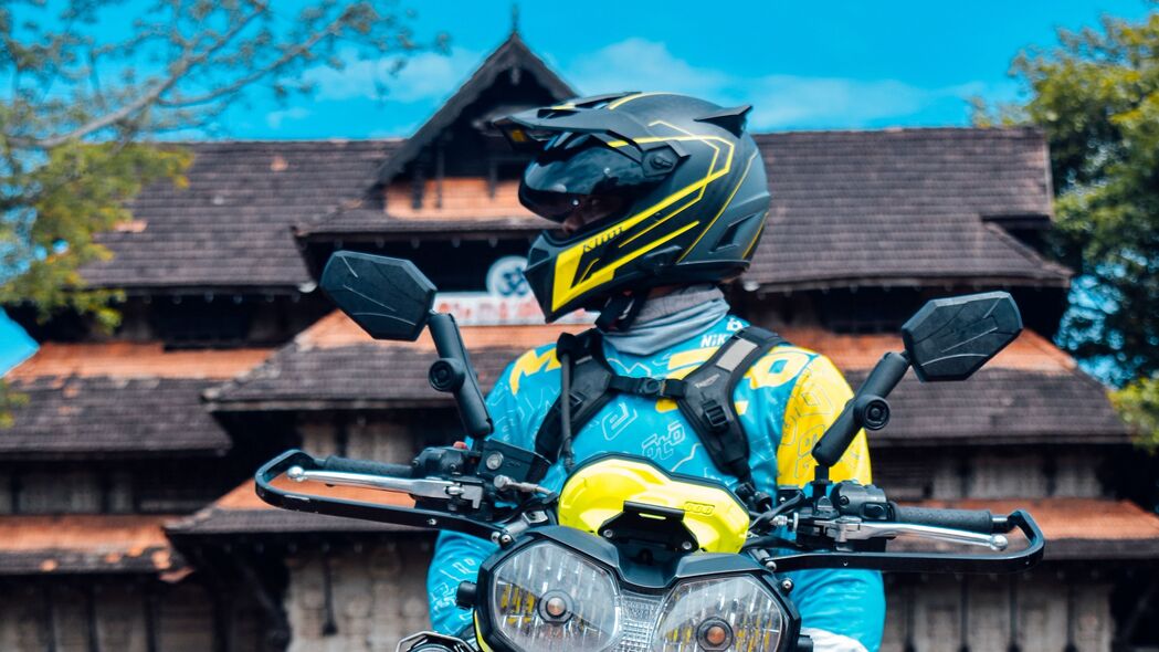 3840x2160 摩托车 摩托车手 头盔 设备 4k壁纸 uhd 16:9